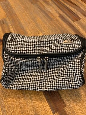 Samsonite toiletry bag. NWT